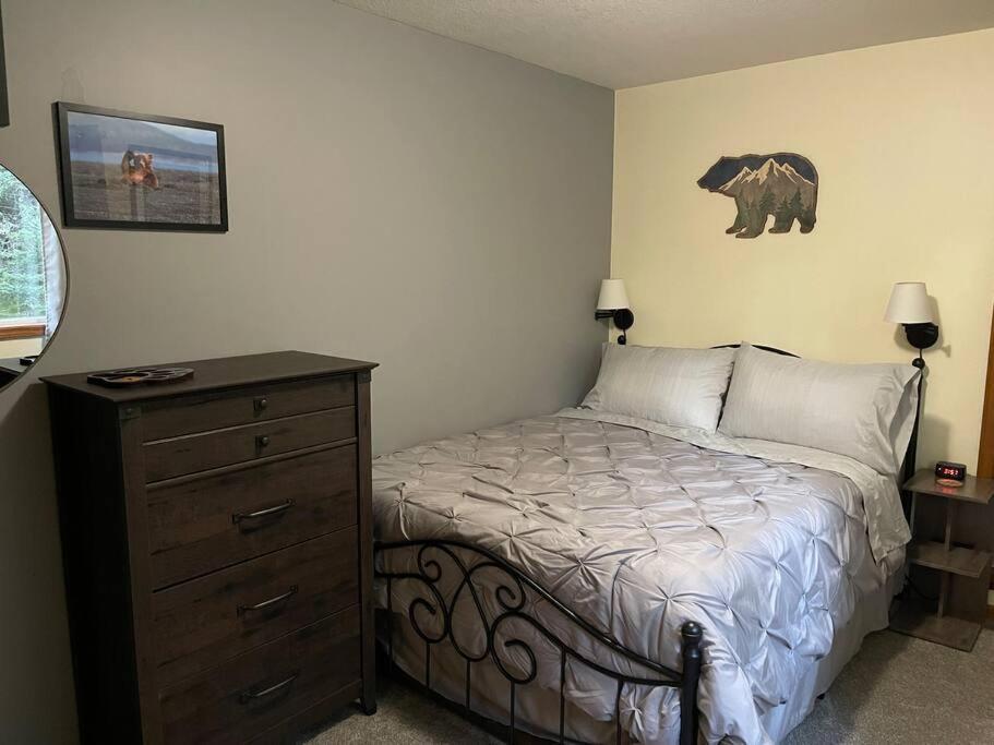 Den Mishka - Kodiak'S Den Of The Little Bear Apartment Bagian luar foto